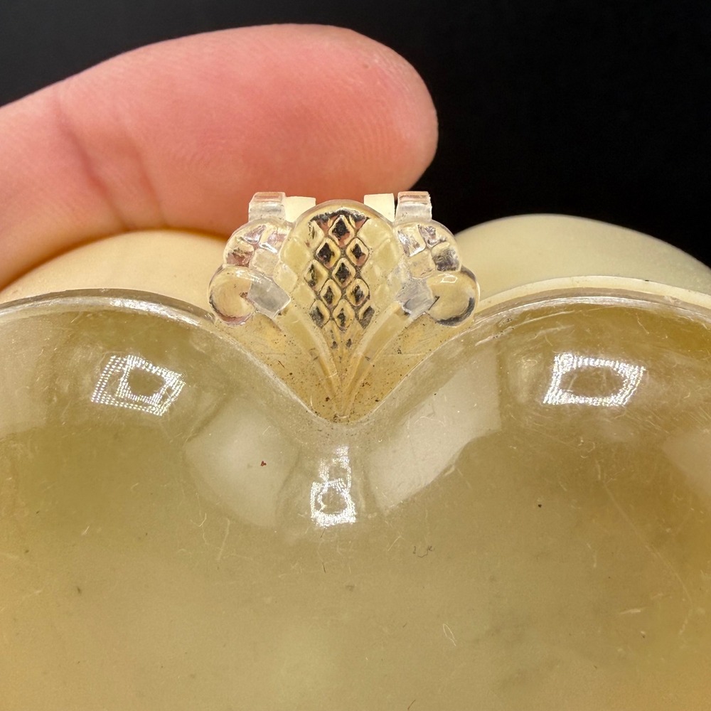 Vintage Heart Trinket Box Cream Clear Plastic Hinged Lid Vanity Decor READ - Picture 3 of 10